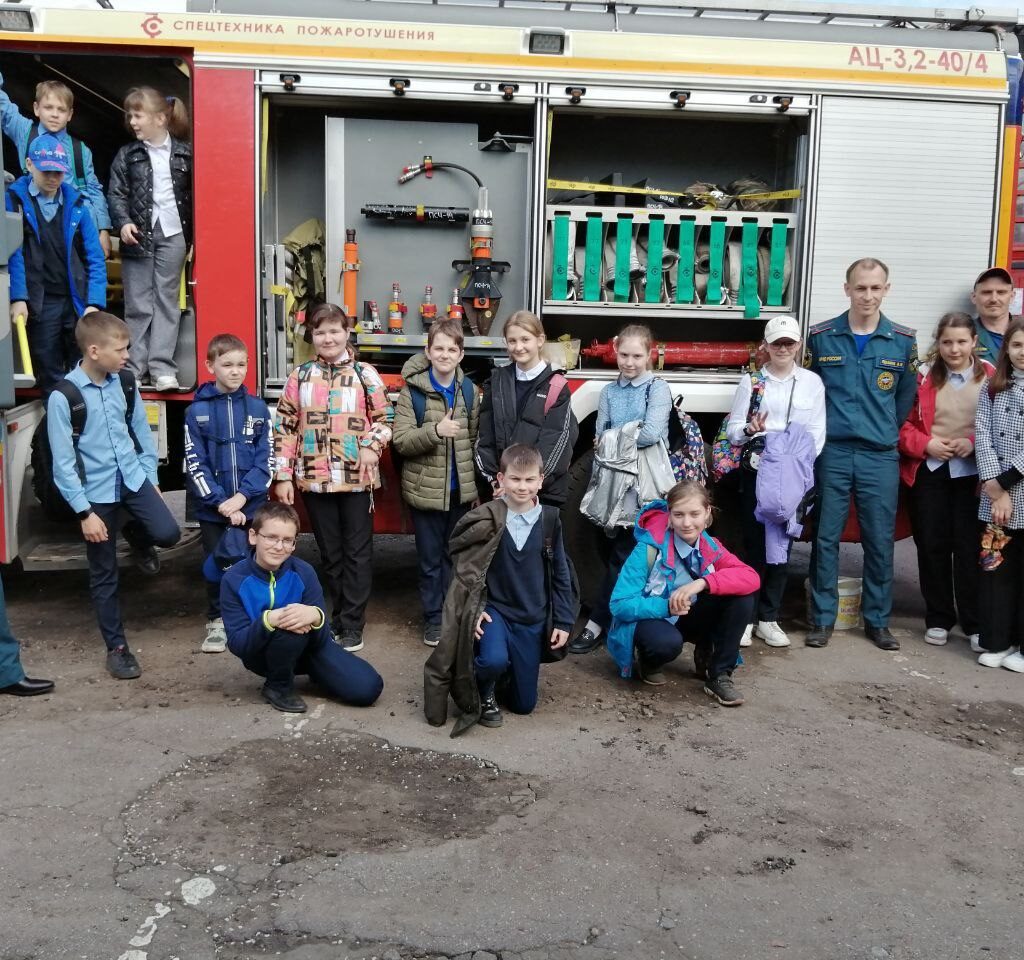 Ученики нашей школы  посетили пожарную часть города!!! 3